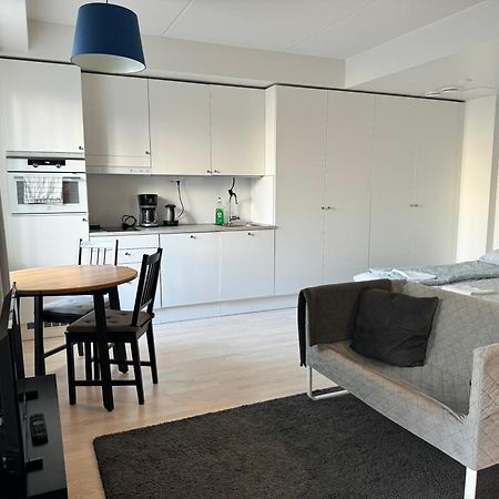 Easy Stay Rooms & Apartments Near Airport Vantaa Extérieur photo